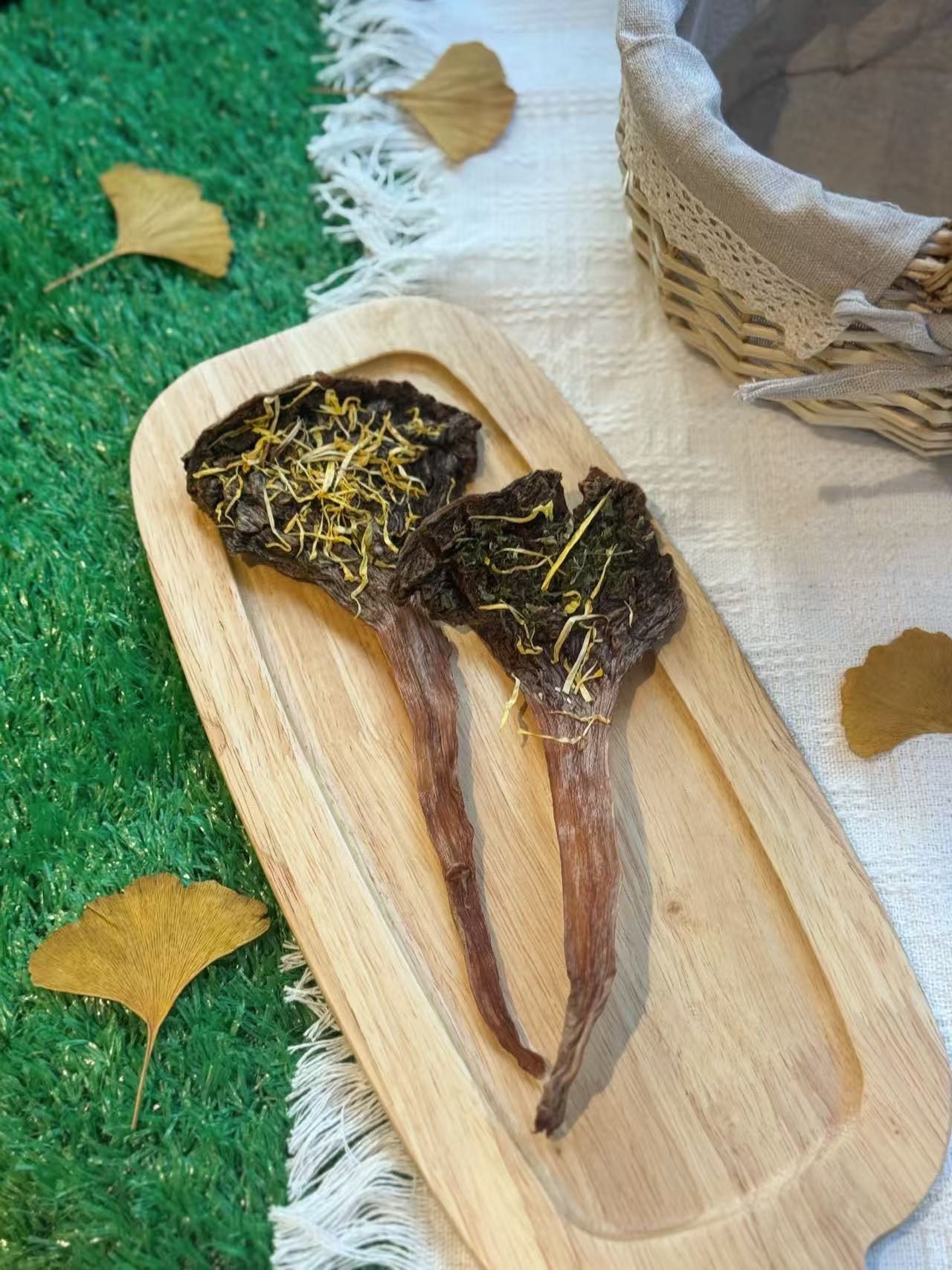 Parsley/ Golden Chrysanthemum Ostrich Tendon